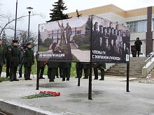25 ноября состоялась торжественная церемония открытия подножия — закладного камня на месте установки будущего памятника «Луноход-1».