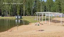 В Городском парке на пляже крупные осколки стекла